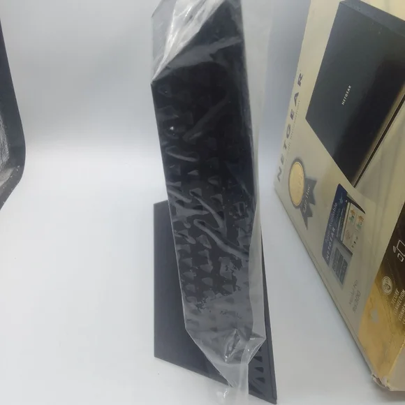 Netgear R6300 WiFi Router - Picture 5 of 9